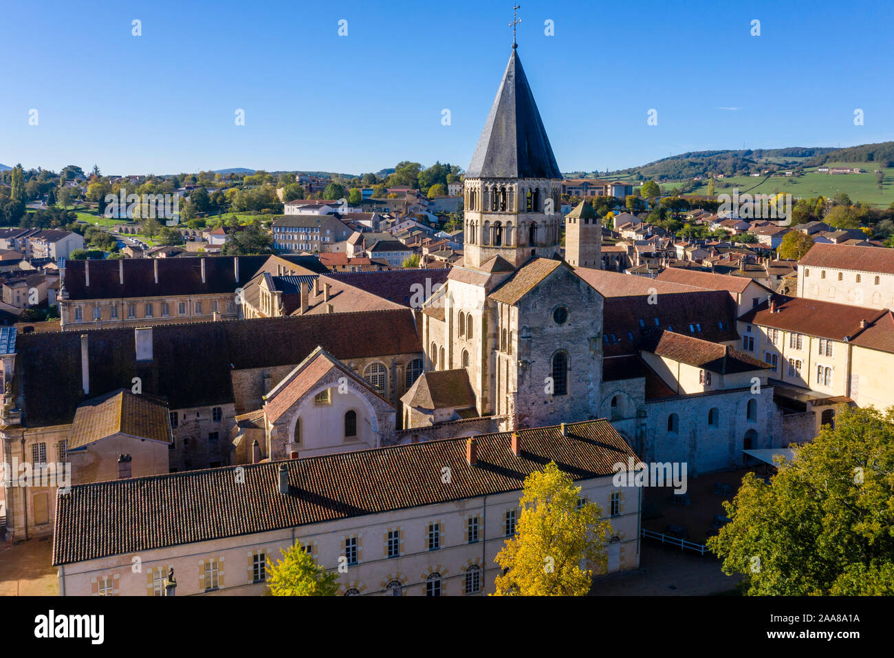 Francia, Saône et Loire, Maconnais, Cluny, abbazia benedettina (vista aerea) // Francia Saône-et-Loire (71), nel Mâconnais, Cluny, abbaye bénédictine de Clun Foto Stock