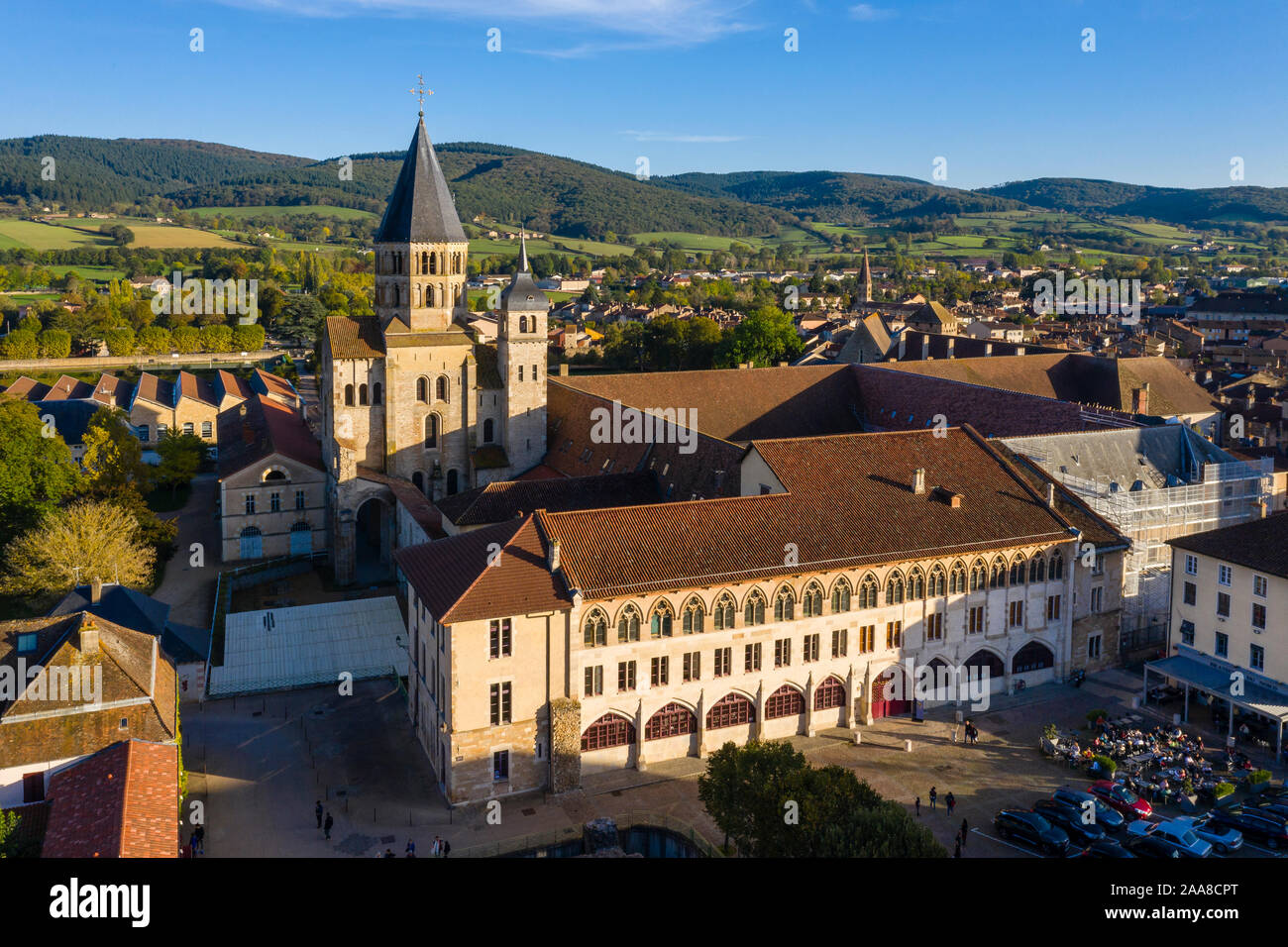 Francia, Saône et Loire, Maconnais, Cluny, abbazia benedettina (vista aerea) // Francia Saône-et-Loire (71), nel Mâconnais, Cluny, abbaye bénédictine de Clun Foto Stock