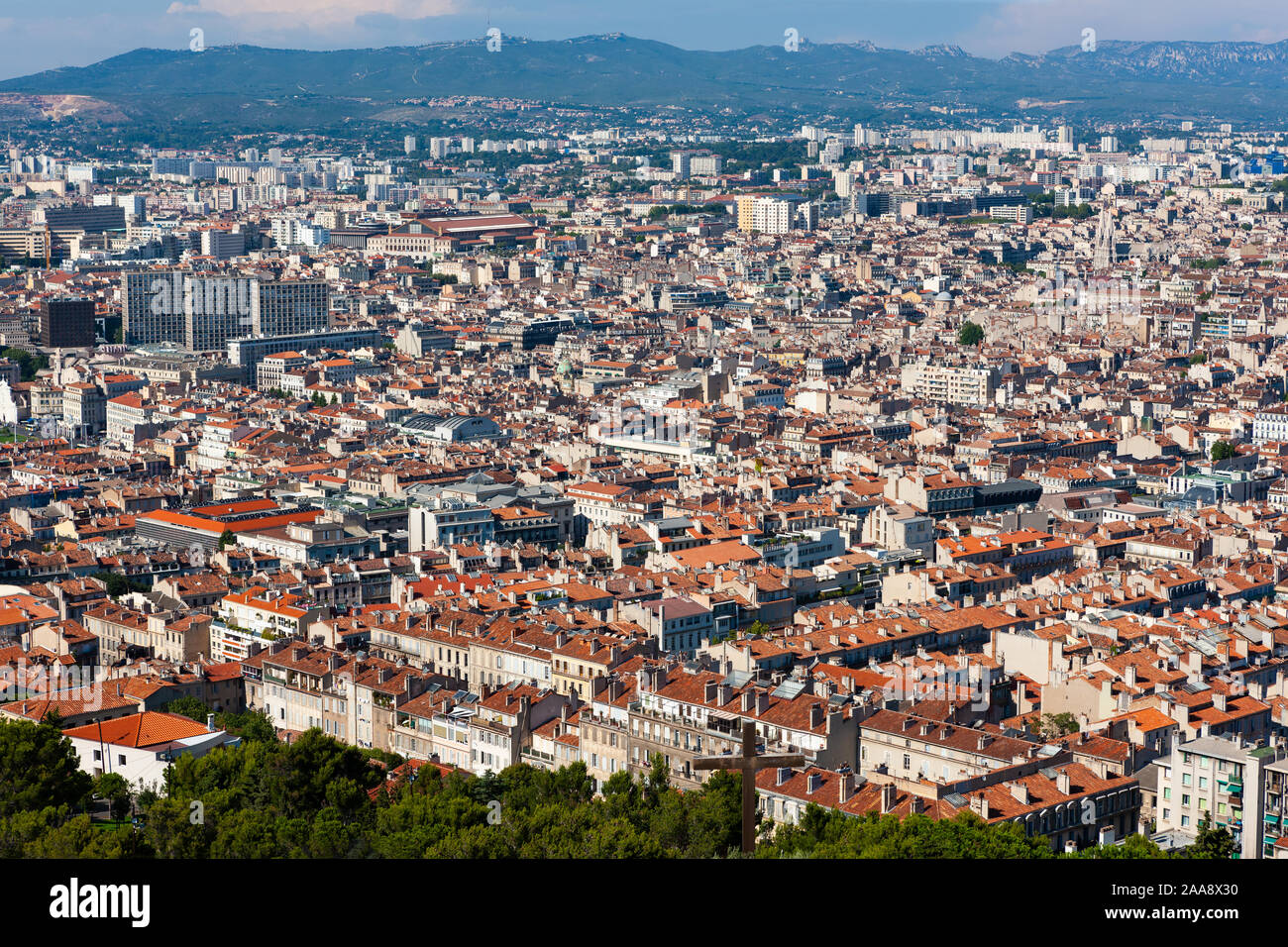 Città di Marsiglia cityscape di navigazione dal porto, il sud della Francia Foto Stock