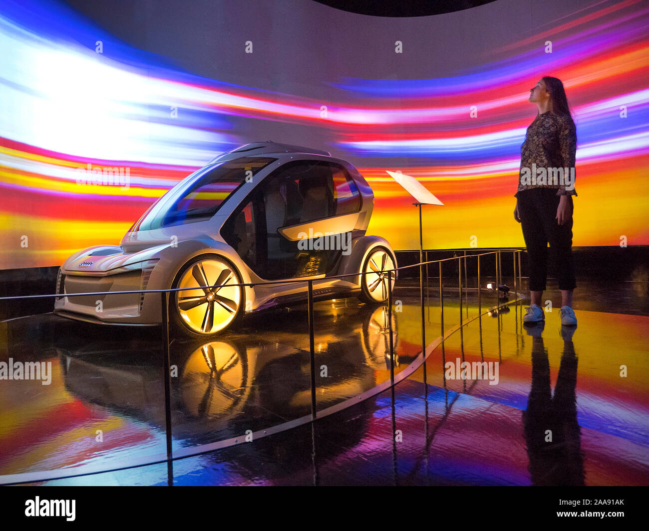 Audi/Italdesign/Airbus. Pop Up. V&A mostra 'Auto accelerando il mondo moderno. Foto Stock