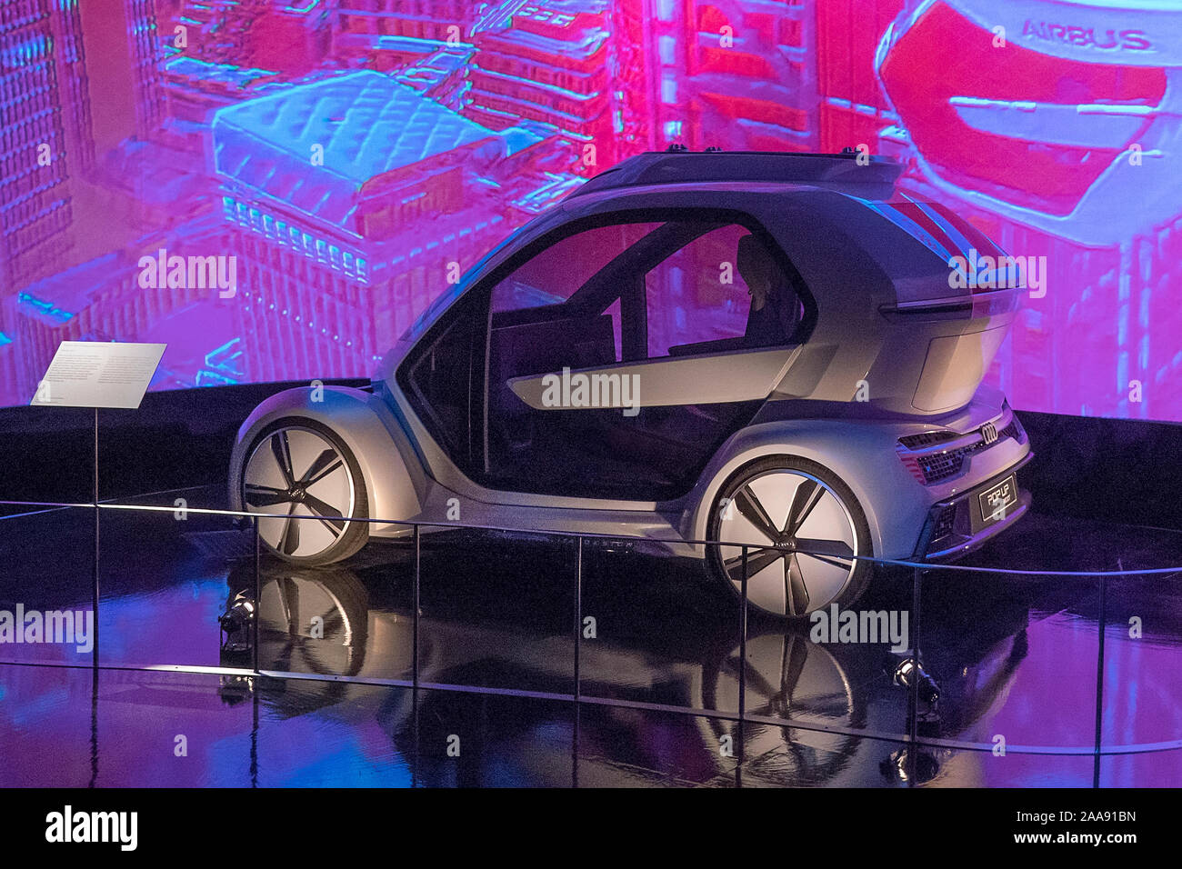 Audi/Italdesign/Airbus. Pop Up. V&A mostra 'Auto accelerando il mondo moderno. Foto Stock