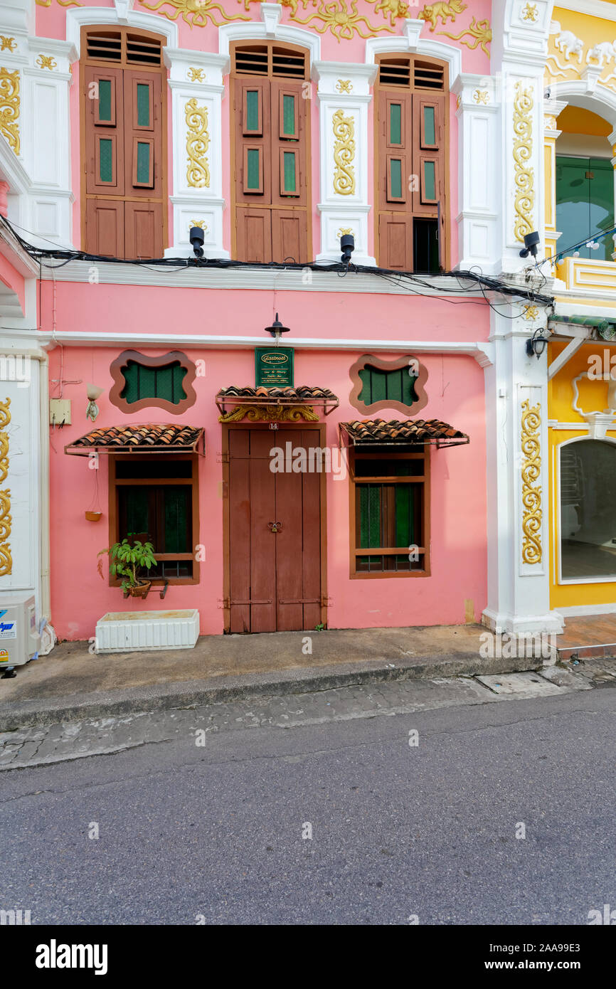 Soi Romanee, shophouses sino-portoghesi, Phuket Town, Thailandia Foto Stock