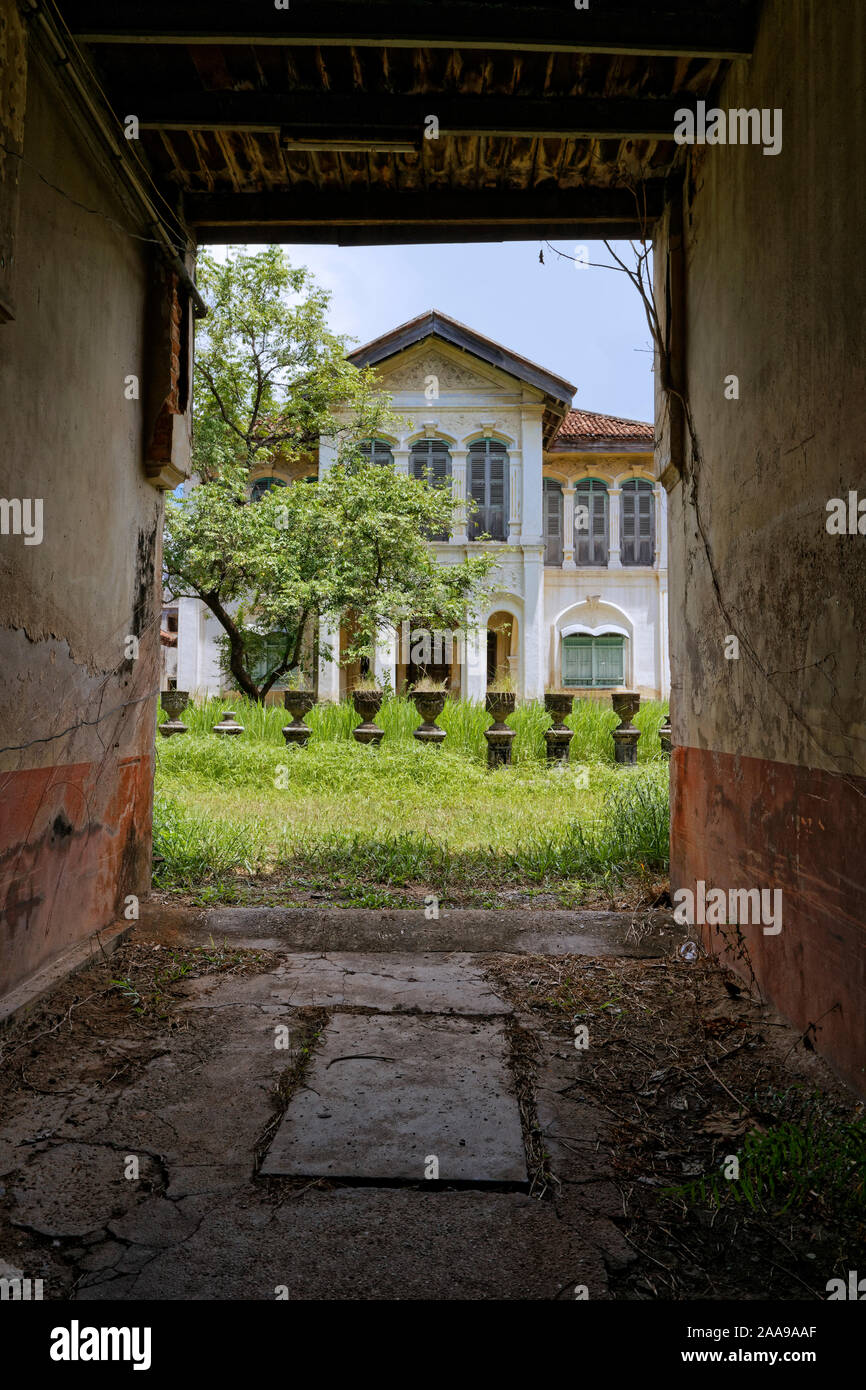 Casa Limpanon, abbandonato Cino-portoghese Mansion, città di Phuket, Tailandia Foto Stock