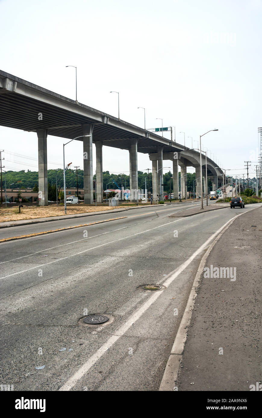 Vista del cavalcavia autostradale in prossimità del SW Spokane Street Bridge nella zona ovest di Seattle, Washington. Foto Stock