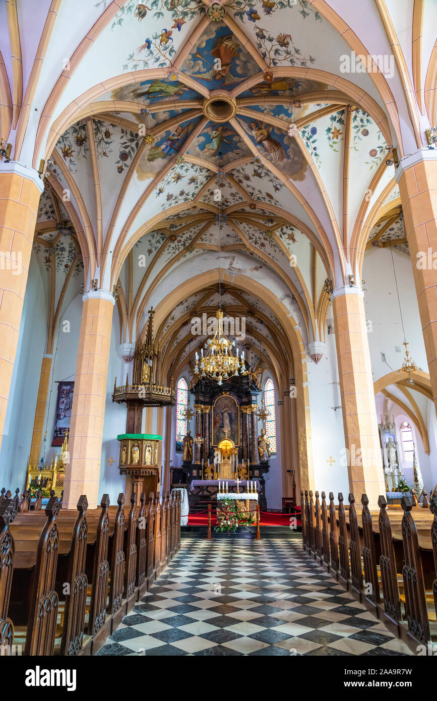 Interno della chiesa di San Pietro a Radovljica, Slovenia, l'Europa. Foto Stock