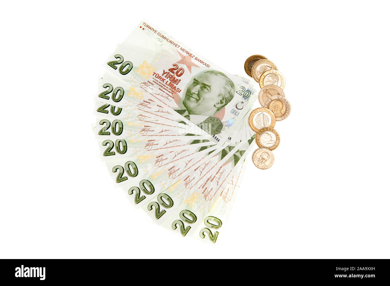 Turchia - valuta la lira turca delle banconote e delle monete metalliche in euro su sfondo bianco Foto Stock