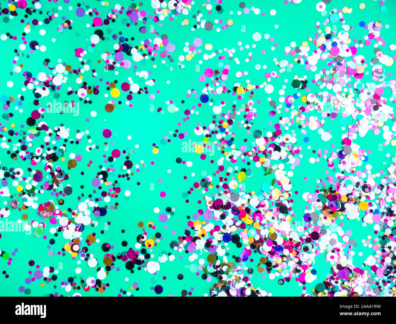 Primo piano della moda verde menta sfondo colorato con spazio vuoto. Colore concetto di tendenza. Cartolina di festa. Vista superiore, laici piatta Foto Stock