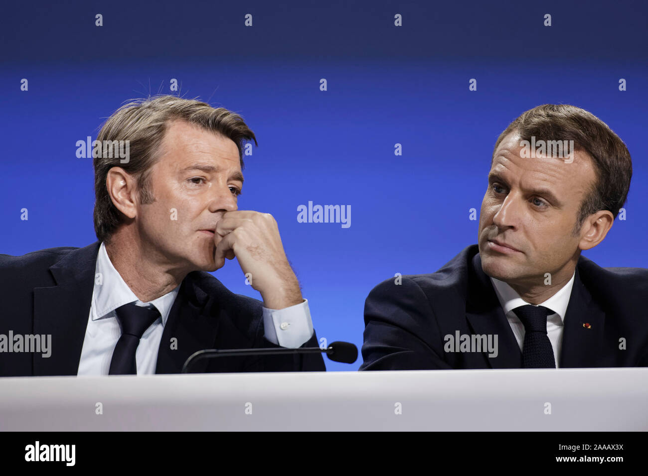 Parigi, Francia. Xix Nov, 2019. François Baroin e Presidente Émmanuel Macron frequentare il 102º Congresso dell Associazione dei sindaci di Francia . Foto Stock