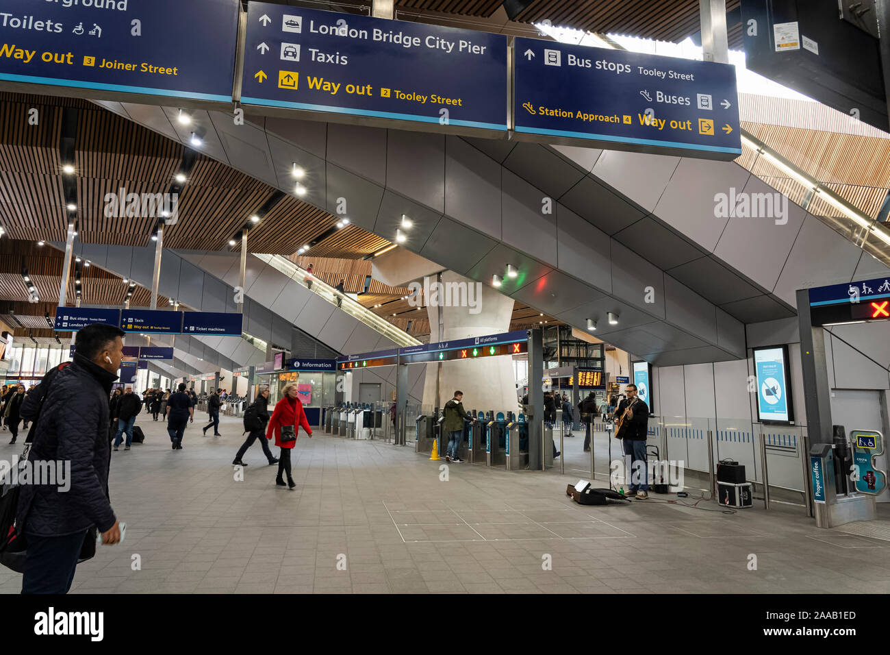 London Bridge Stazione ferroviaria Concourse Foto Stock