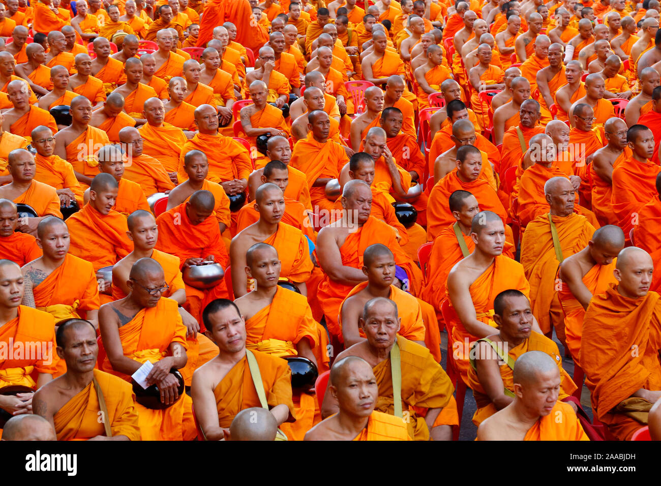 Bangkok Ratchaprasong, Massa Alms dando cerimonia (12600 monaci) Foto Stock