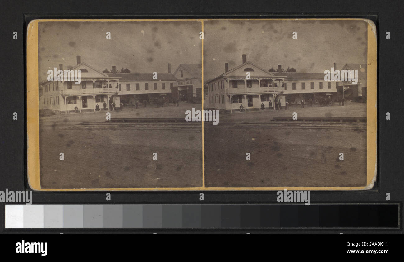 Include le vedute di G. M. Bolton, D. T. Ide e altri fotografi ed editori. Robert Dennis raccolta di vista stereoscopica. Titolo ideato da cataloger. Vedute di New London, Tolland e contee Windham, Connecticut: include un hotel e il suo maneggio in Dayville; il porto di New London, comprese le barche a vela; vista generale del Centro di Mansfield; una casa sul fiume mistico; generale e Street View, l'ufficio postale, barche ormeggiate, un mulino ed un faro di New London; una fattoria e la Putnam Tana del Lupo (una piccola grotta?) a Pomfret; una donna e un cavallo presso Putnam; croquet giocatori a Watch Hill House Foto Stock