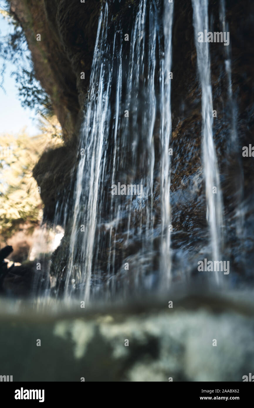 Metà acqua metà cascata colpo di Traunfall in Roitham, Austria Foto Stock