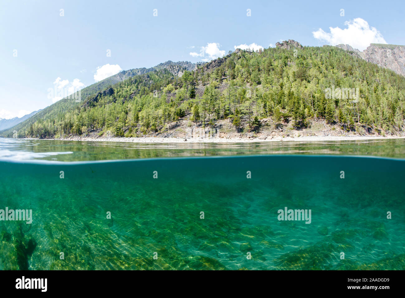 Split-vista a livello di costa, il lago Baikal, Siberia, Russia. Foto Stock