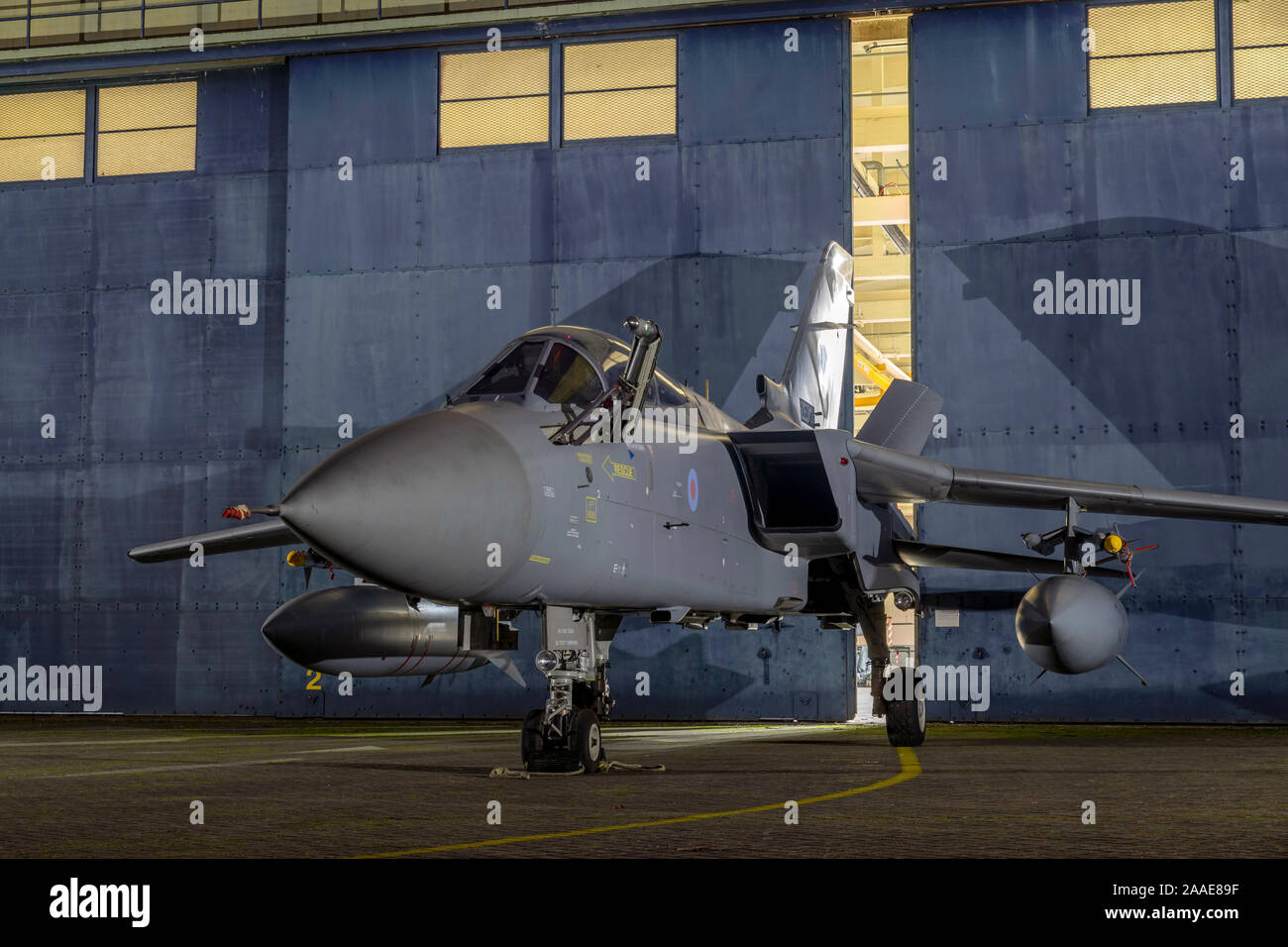 RAF Tornado F3, ZE340, vai a RAF Cosford Nightshoot in associazione con soglia.Aero Foto Stock