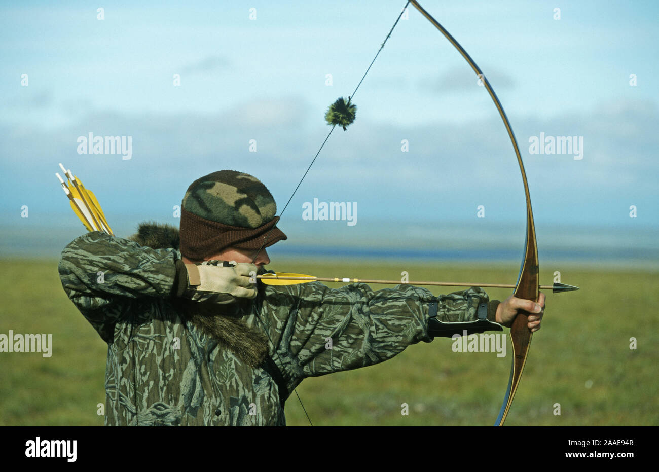Jagt Bogenschütze Karibus in der Arktis von Alaska Foto Stock