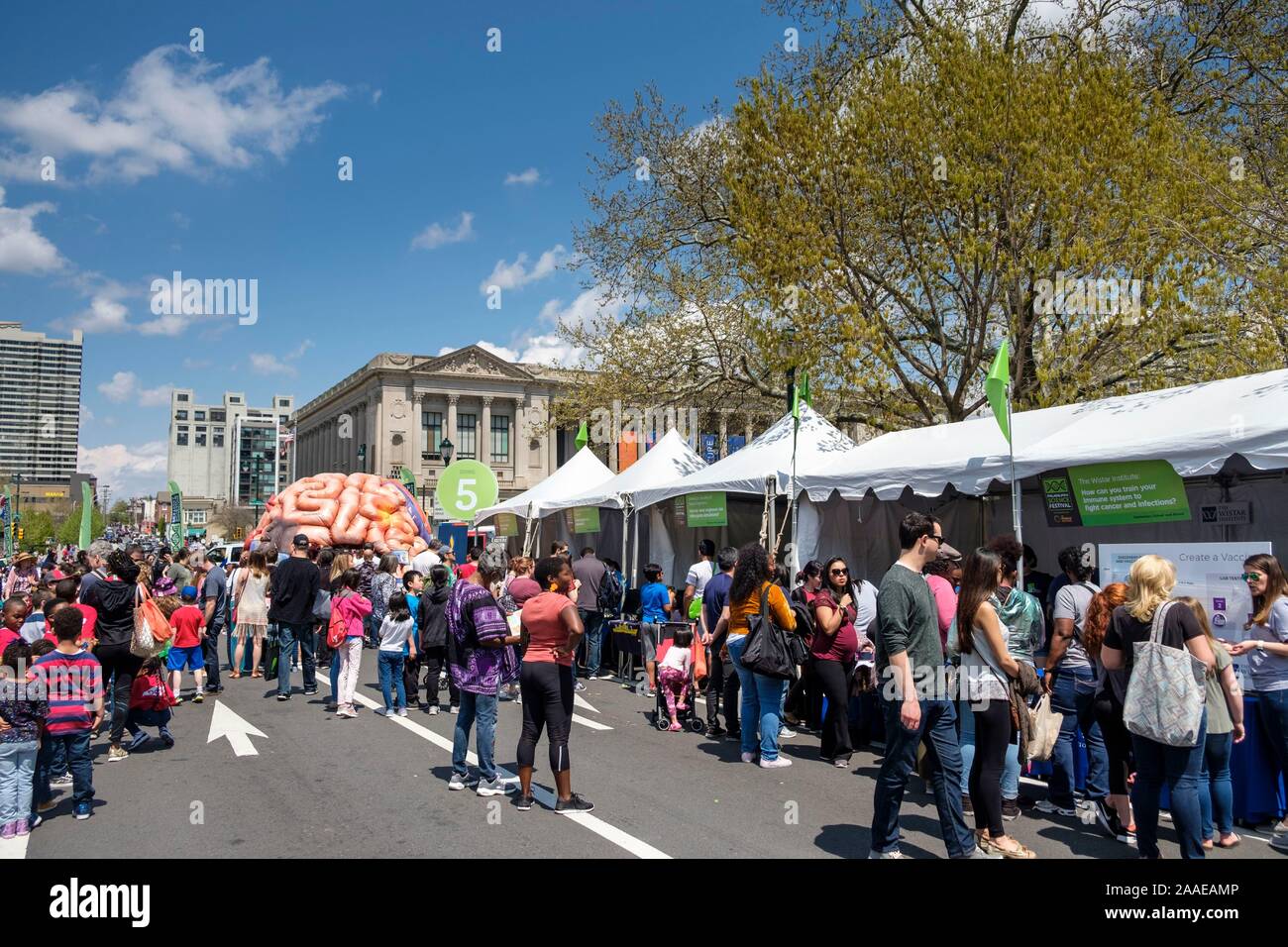 Philadelphia Festival della Scienza sulla Ben Franklin Parkway nella parte anteriore del Frankin Institute di Philadelphia, Pennsylvania, STATI UNITI D'AMERICA Foto Stock