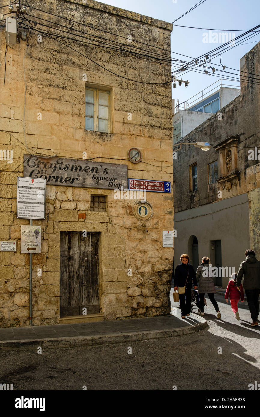 Gli artigiani angolo del negozio di souvenir a Rabat, Malta Foto Stock