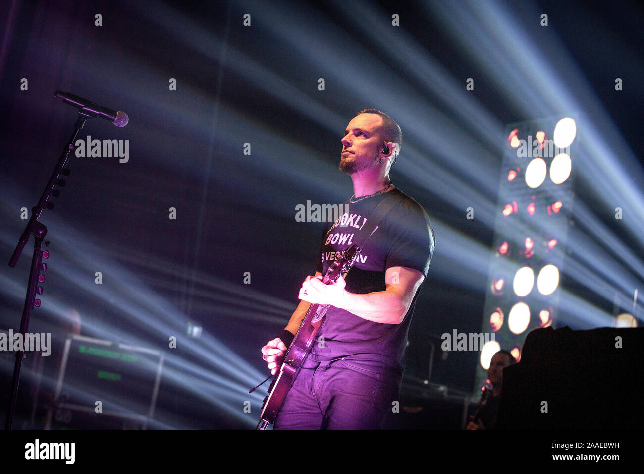 Oslo, Norvegia. 17th, novembre 2019. La American hard rock band Alter Bridge esegue un concerto dal vivo a Sentrum scena in Oslo. Qui il chitarrista Mark Tremonti è visto dal vivo sul palco. (Photo credit: Gonzales foto - Terje Dokken). Foto Stock