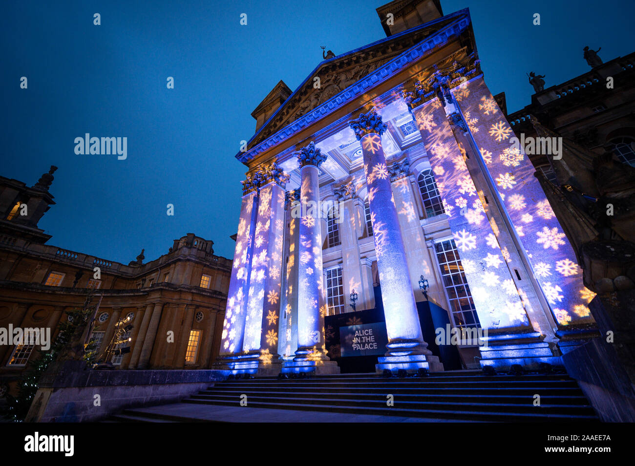 Il Palazzo di Blenheim, Oxfordshire, Regno Unito. Il 21 novembre 2019. Alice nel Paese delle Meraviglie mostra 'Alice nel Palazzo di Blenheim Palace come parte della loro le celebrazioni del Natale. Andrew Walmsley/Alamy Live News Foto Stock