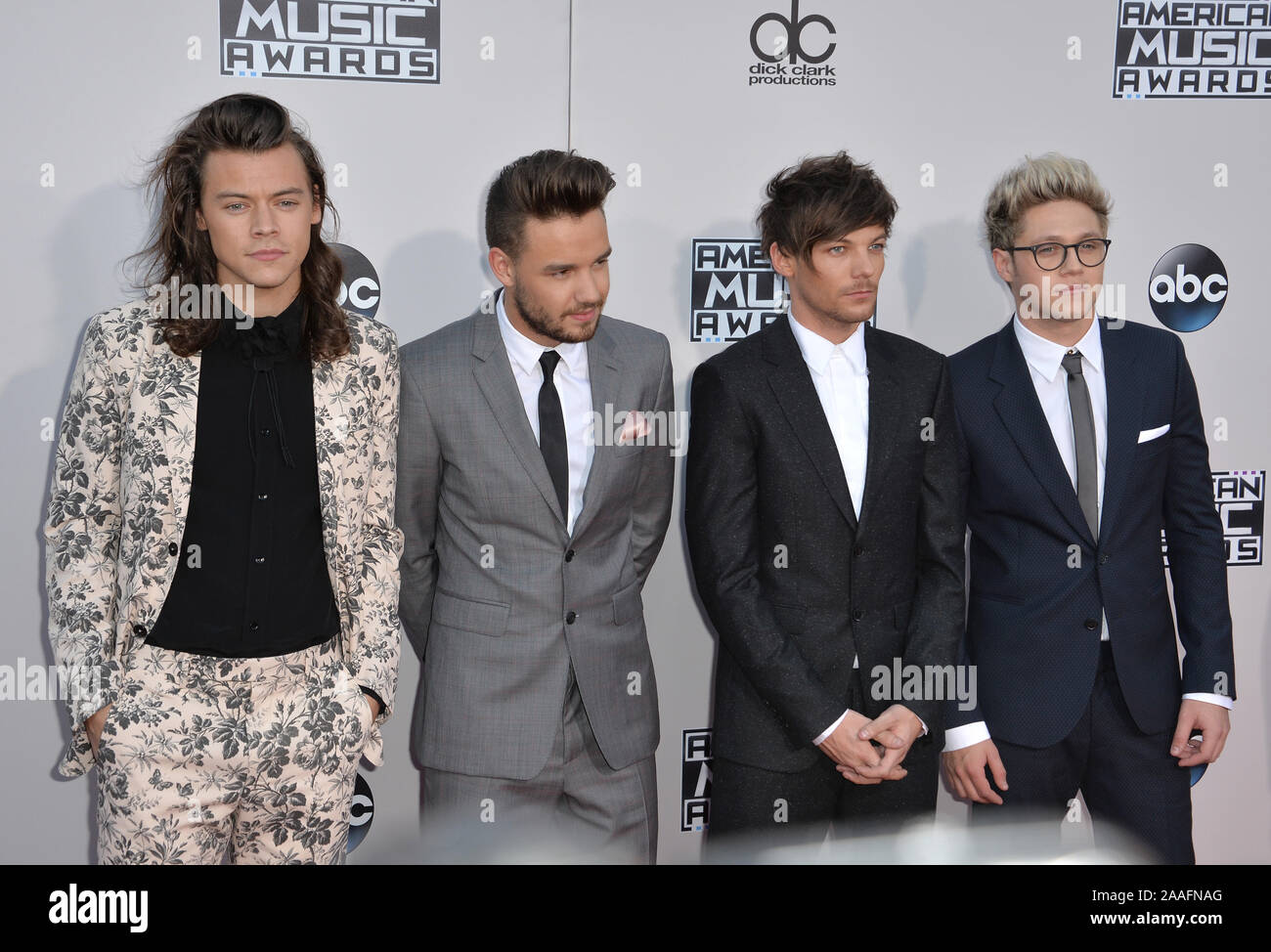 LOS ANGELES, CA. Novembre 22, 2015: una direzione - Harry stili, Liam Payne, Louis Tomlinson e Niall Horan - al 2015 American Music Awards di Microsoft, presso il Teatro La Live. © 2015 Paul Smith / Featureflash Foto Stock