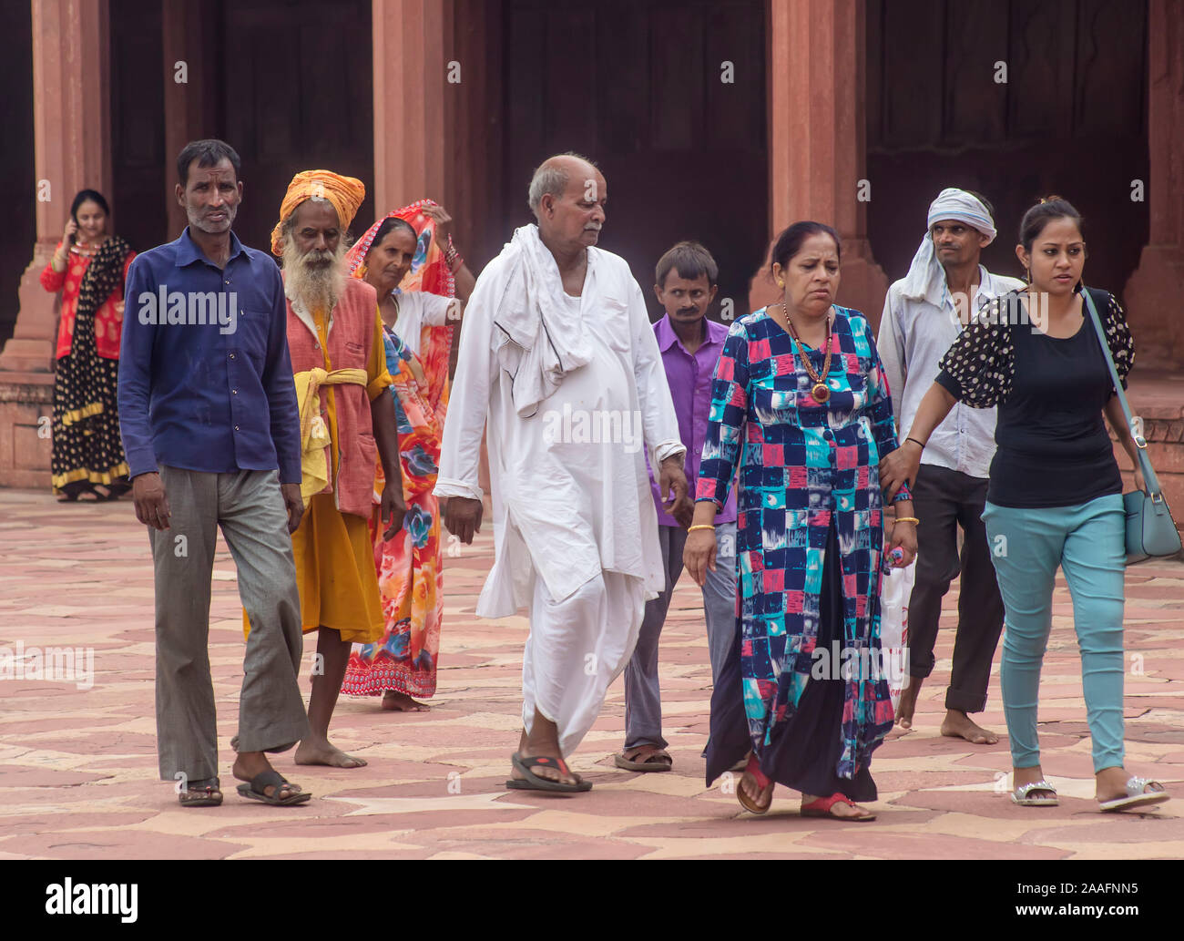 Visitatori indiano al Taj Mahal, Agra, India Foto Stock