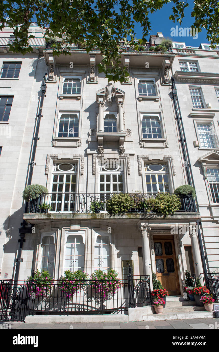 Townhouse Cavendish Square costruito in Edwardian stile barocco, Marylebone, City Of Westminster London W1 Foto Stock