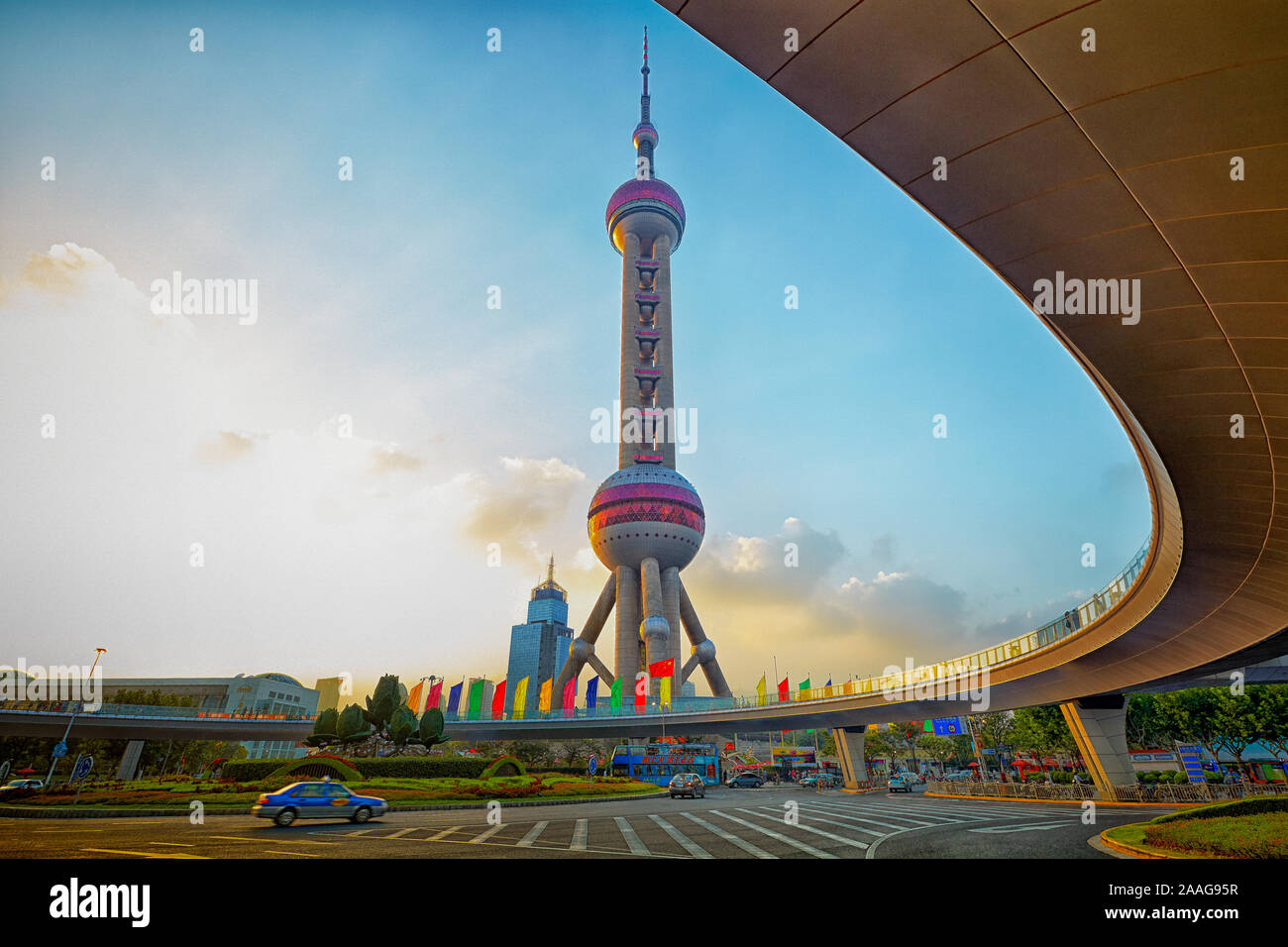 Pearl Oriental Tower, Pudong District, Shanghai, Cina. Foto Stock