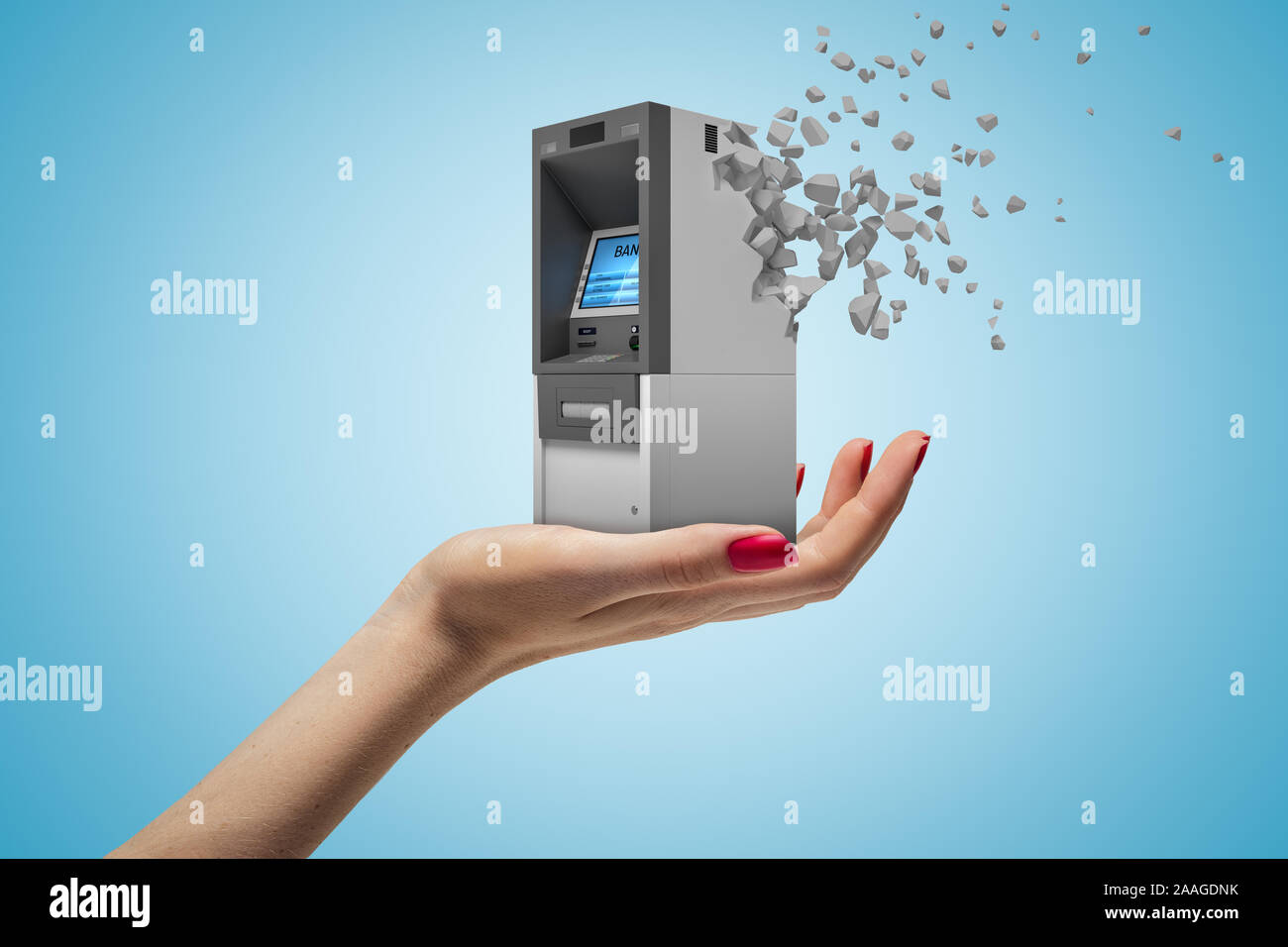 Primo piano sul lato di donna di mano rivolto verso l'alto e l'azienda di piccole dimensioni che ATM ha iniziato a sciogliere in pezzi su luce-sfondo blu. Sicurezza finanziaria. Cas Foto Stock
