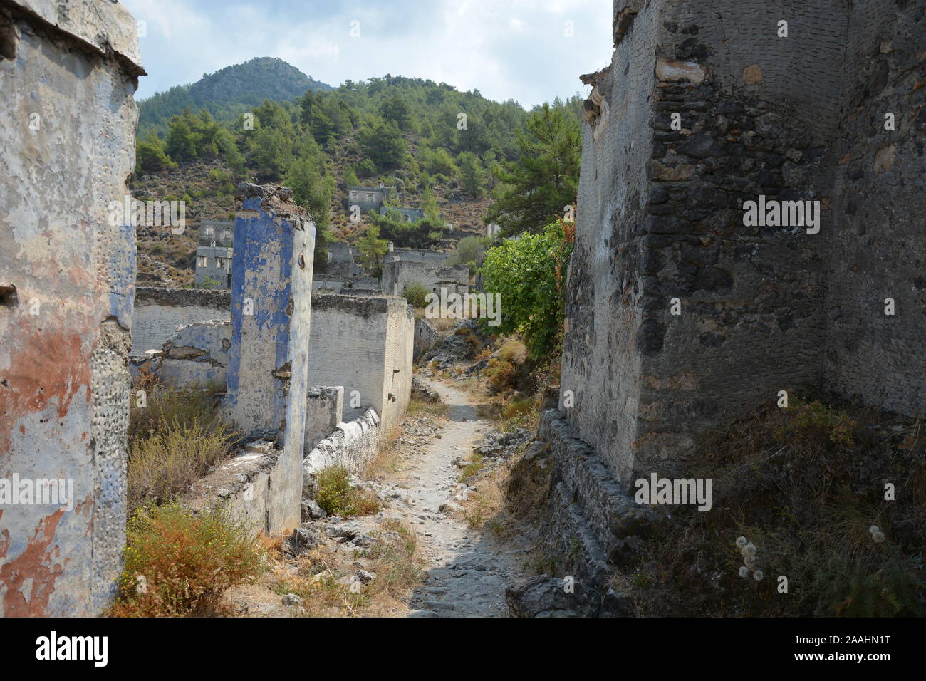 MUGLA, Turchia - 29 agosto 2018: Rovine di Kayakoy villaggio nel distretto di Fethiye Foto Stock