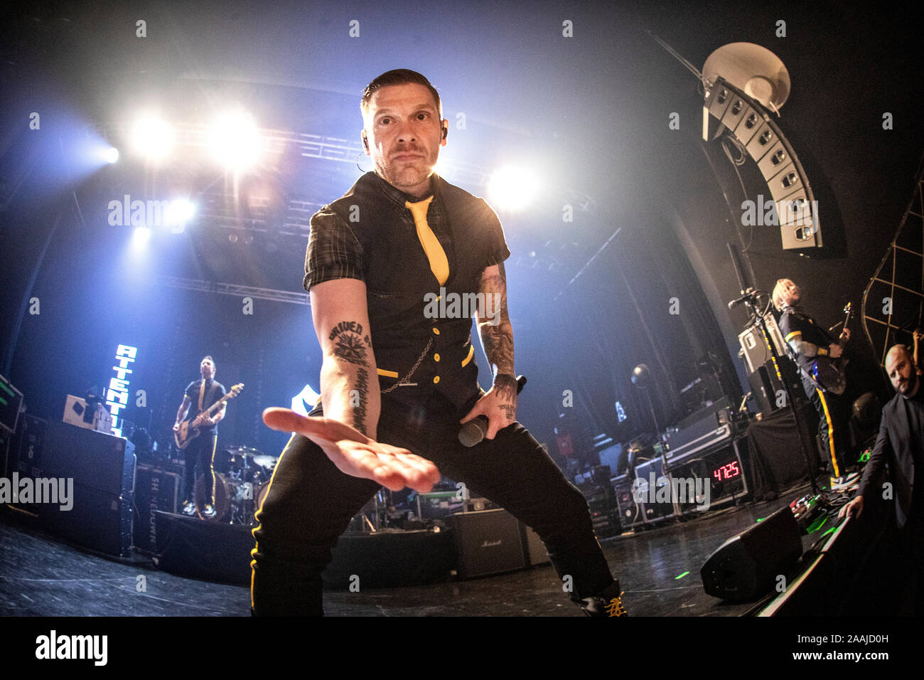 Oslo, Norvegia. 17th, novembre 2019. La American hard rock band Shinedown esegue un concerto dal vivo a Sentrum scena in Oslo. Qui la cantante Brent Smith è visto dal vivo sul palco. (Photo credit: Gonzales foto - Terje Dokken). Foto Stock