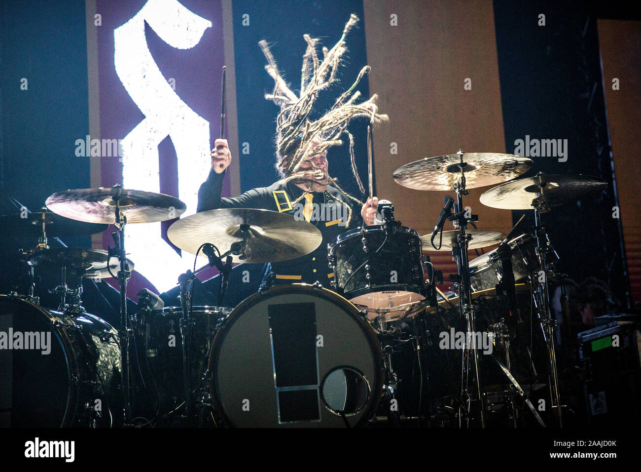 Oslo, Norvegia. 17th, novembre 2019. La American hard rock band Shinedown esegue un concerto dal vivo a Sentrum scena in Oslo. Qui il batterista Barry Kerch è visto dal vivo sul palco. (Photo credit: Gonzales foto - Terje Dokken). Foto Stock