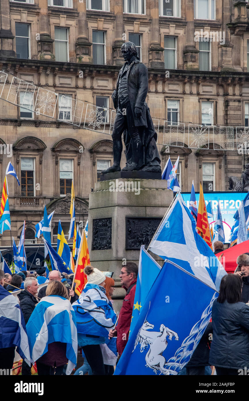 Glasgow, Scotland, Regno Unito. 2 Novembre 2019: un rally a George Square per indipendenza scozzese per il 2020. Foto Stock