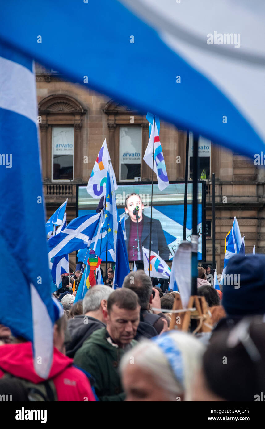Glasgow, Scotland, Regno Unito. 2 Novembre 2019: un rally a George Square per indipendenza scozzese per il 2020. Foto Stock