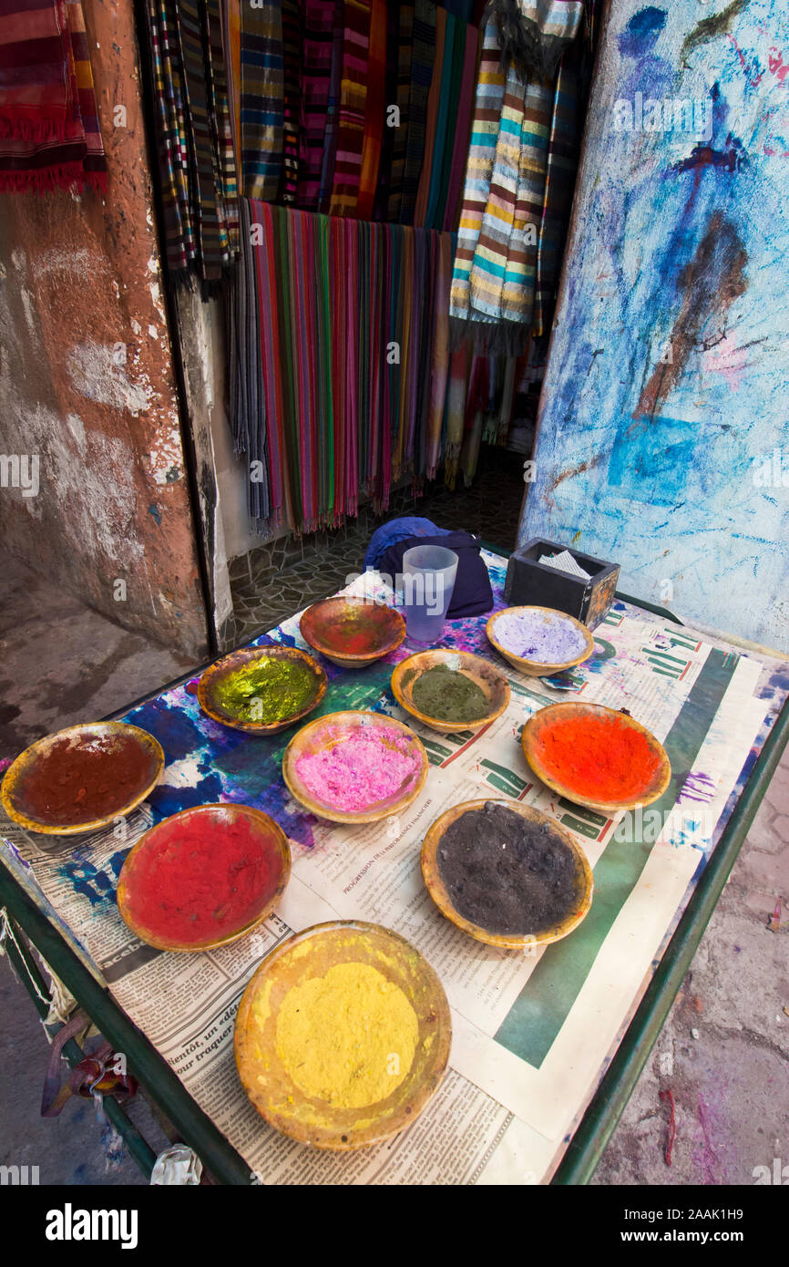 Dyers souk della medina. Marrakech, Marocco Foto Stock