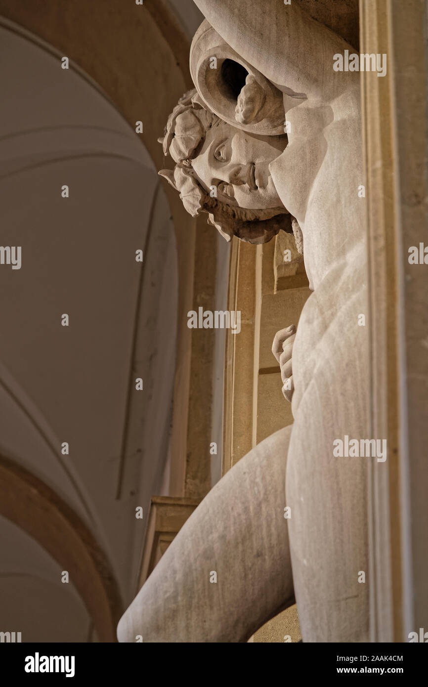 Lione, Francia, 21 Novembre 2019 : Al Palais de la Bourse attualmente ospita la sede della Camera di Commercio e Industria. La sua decorazione ri Foto Stock