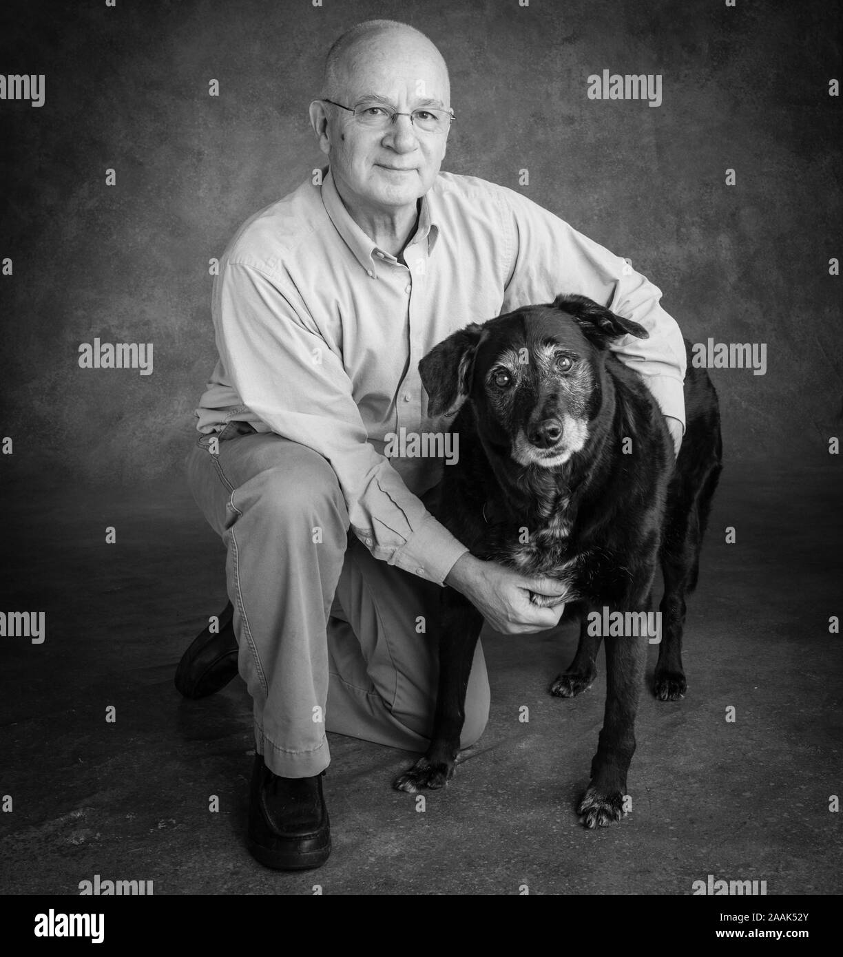 Ritratto di uomo con il cane Foto Stock