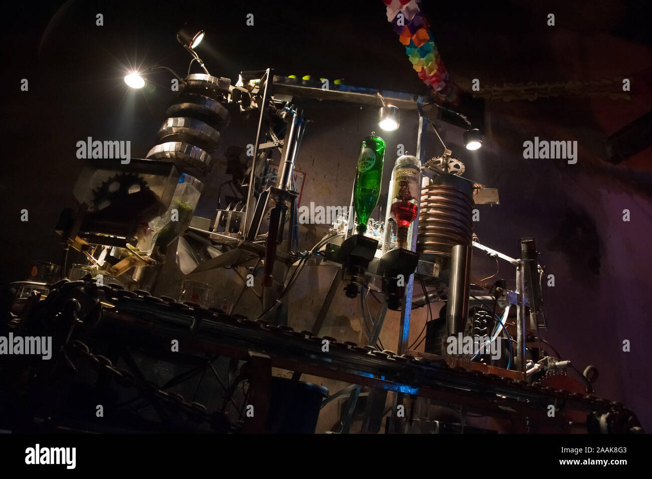 Wien, Roboexotica, Roboter mixen bevande Foto Stock