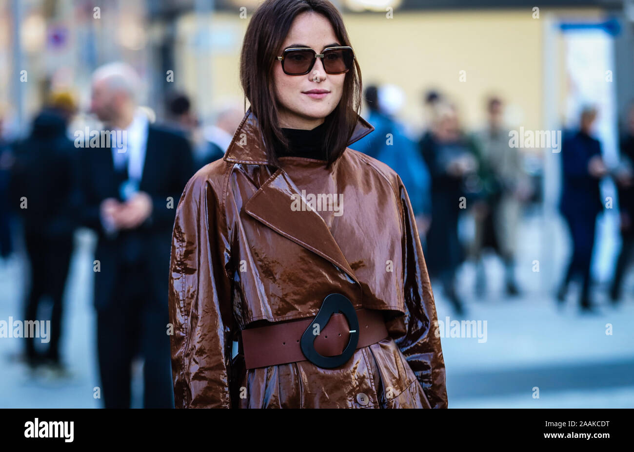 Milano, Italia- Febbraio 22 2019: Lena Lademann sulla strada durante la settimana della moda di Milano. Foto Stock