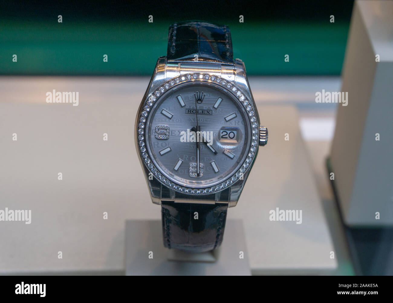NEW YORK, Stati Uniti d'America - 20 agosto 2018: Rolex orologi di lusso in vendita in negozio finestra Display Foto Stock