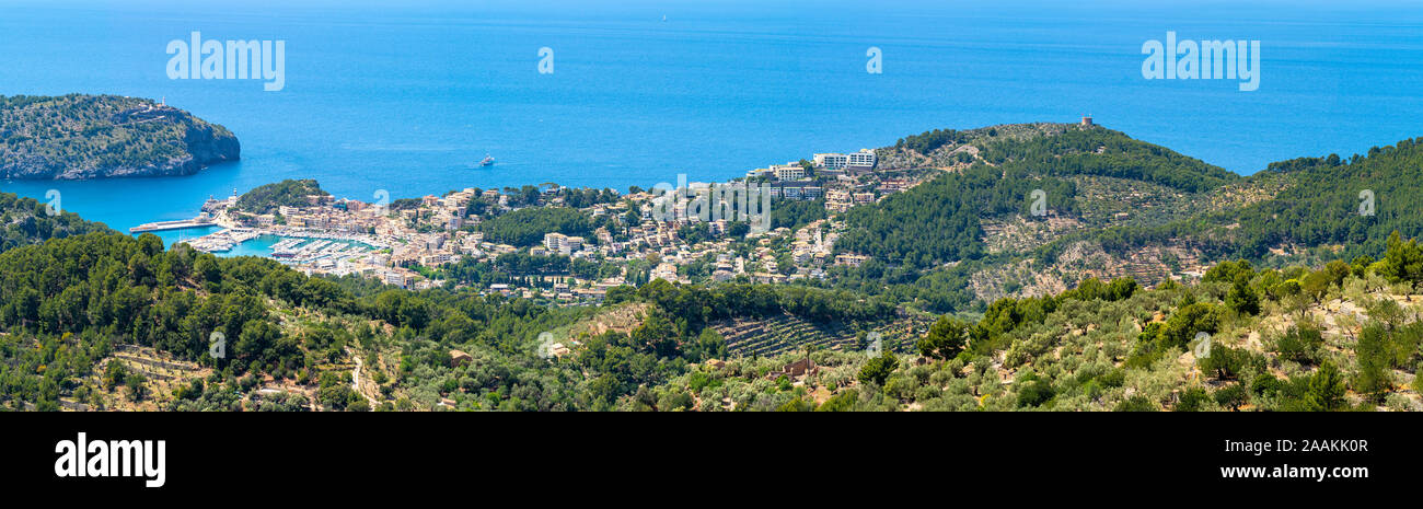 Port de Soller Maiorca, a Seaside Resort, una popolare destinazione turistica. Baleares, Spagna Foto Stock