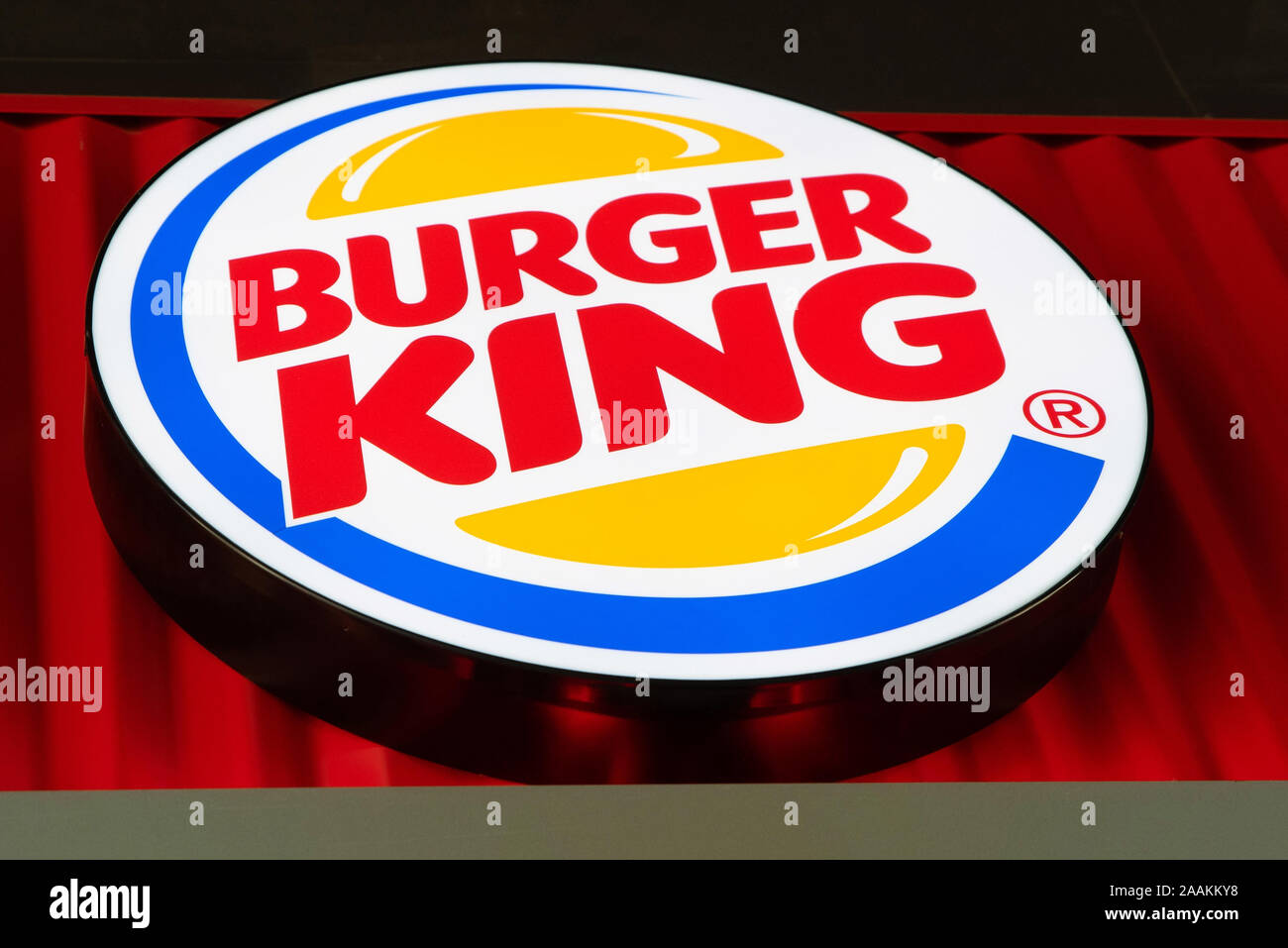 ROSTOV-on-Don, IN RUSSIA - circa ottobre 2019: il logo di un fast food ristorante Burger King uno dei più noti catena in tutto il mondo Foto Stock