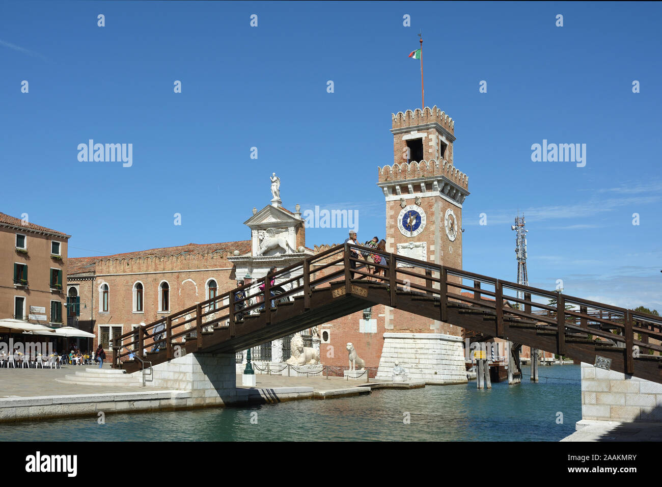 Vista dell'ingresso al centro storico Arsenale Veneziano e il Museo Navale nel quartiere di Castello di Venezia - Italia. Foto Stock
