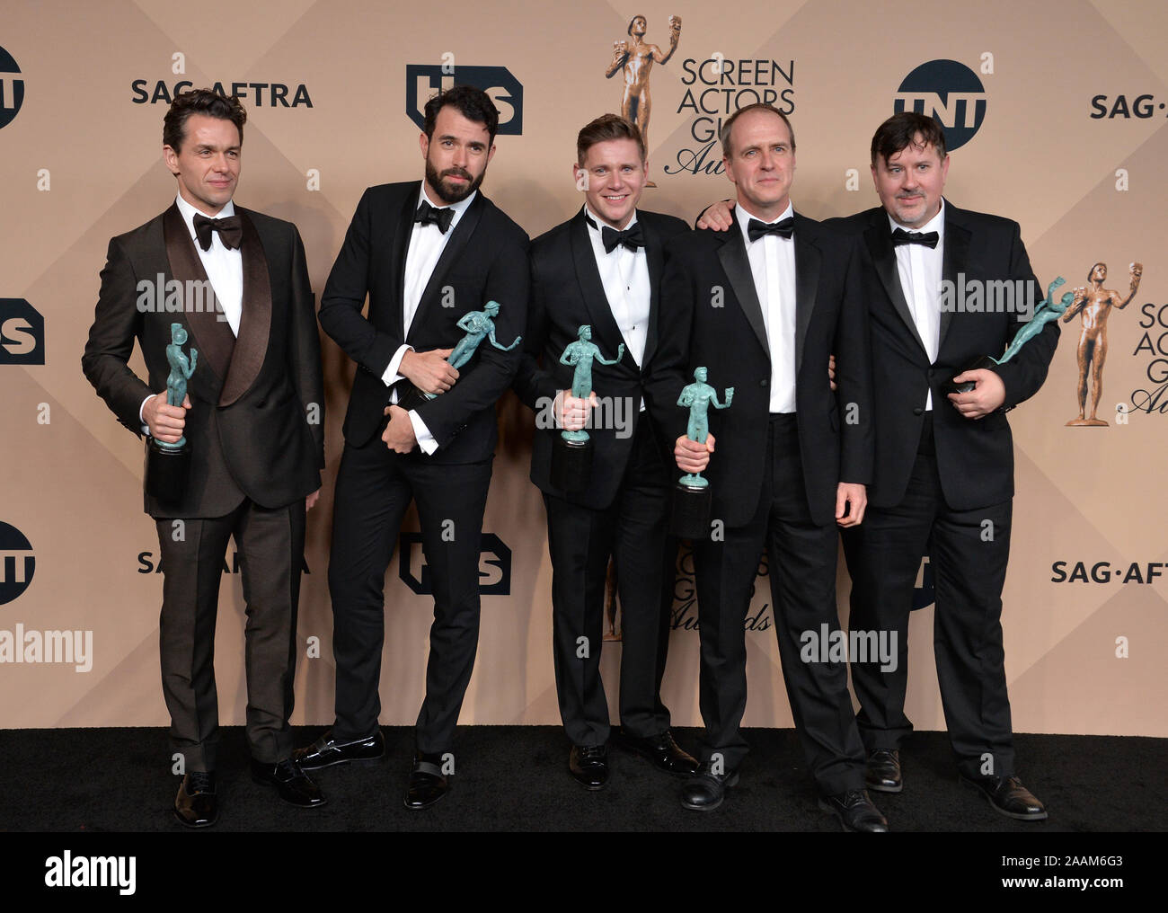 LOS ANGELES, CA - 30 gennaio 2016: 'Downton Abbey' stelle Julian Ovenden, Tom Cullen, Allen Leech, Kevin Doyle, & Jeremy Swift al 2016 SAG Awards © 2016 Paul Smith / Featureflash Foto Stock