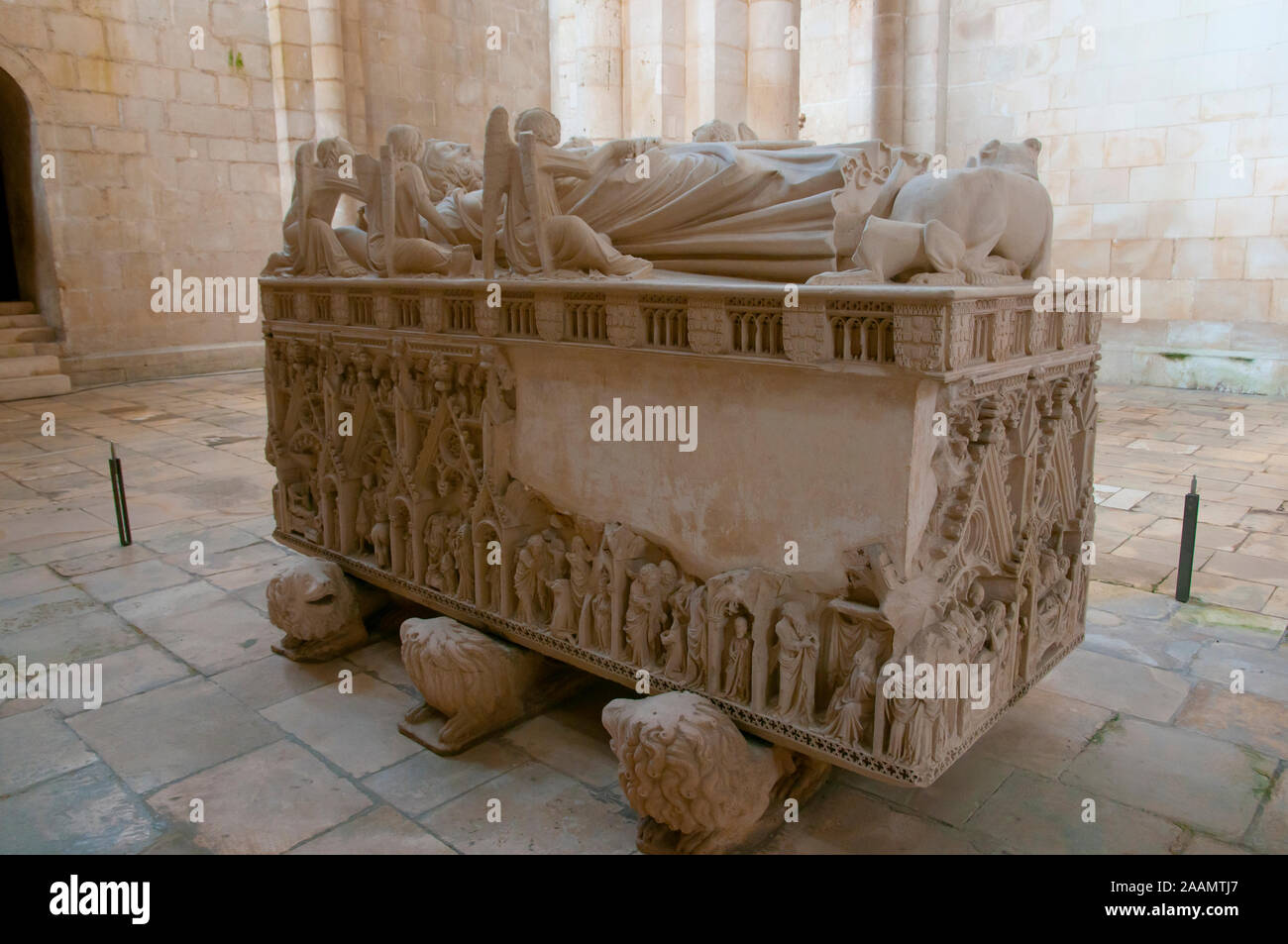 Tomba di Re Pedro I nel monastero di alcobaca Foto Stock