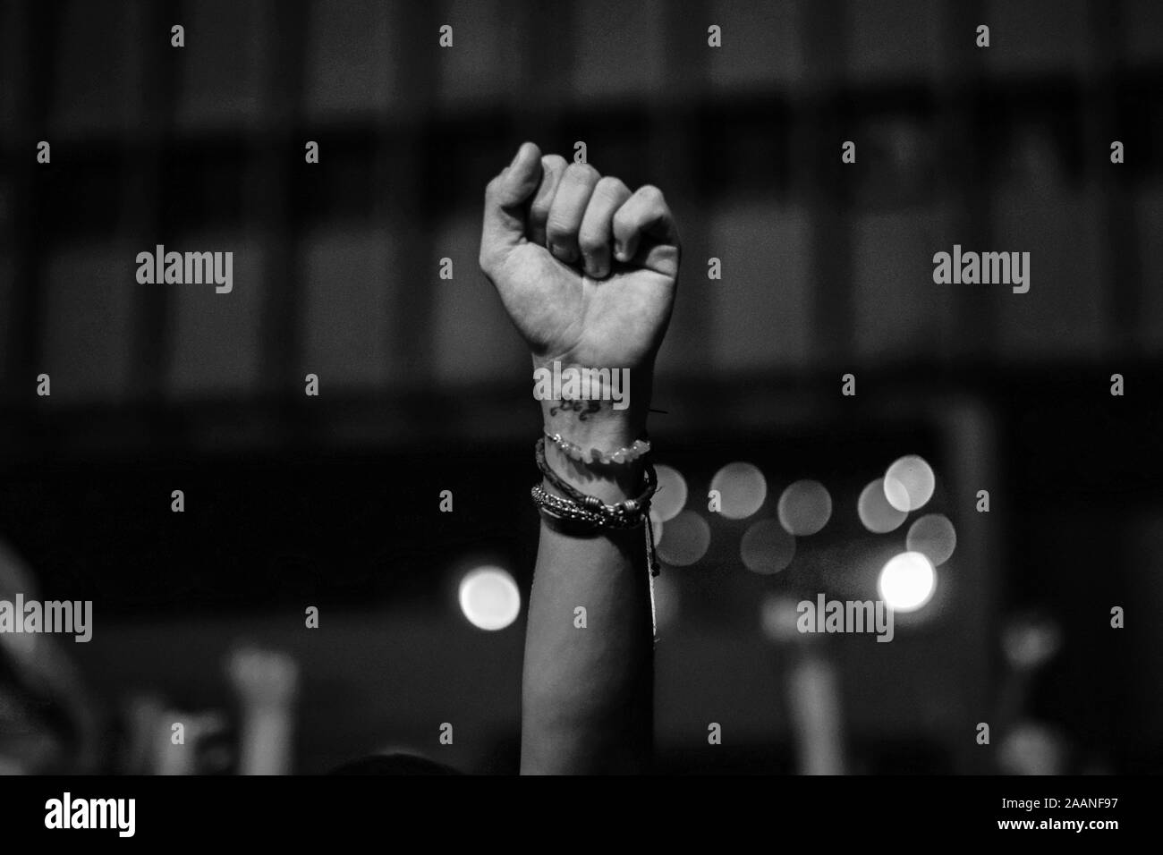 "Pacifica cacerolazo' protestare un giorno dopo la nationwide strike in Cali, Colombia, giovedì, nov. 21, 2019. Foto Stock