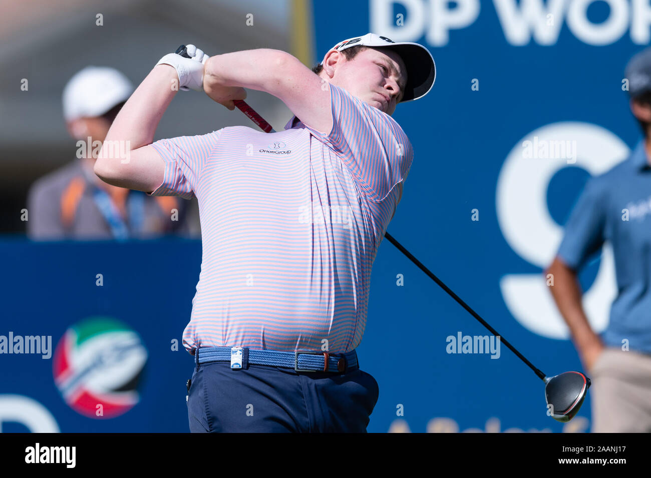 Dubai, EAU. 23 Nov 2019. Robert Macintyre di Scozia tees off al nono foro nel round 3 durante il DP World Tour Championship con Jumeirah Golf Estates, Dubai, UAE il 22 novembre 2019. Foto di concedere l'inverno. Solo uso editoriale, è richiesta una licenza per uso commerciale. Nessun uso in scommesse, giochi o un singolo giocatore/club/league pubblicazioni. Credit: UK Sports Pics Ltd/Alamy Live News Foto Stock