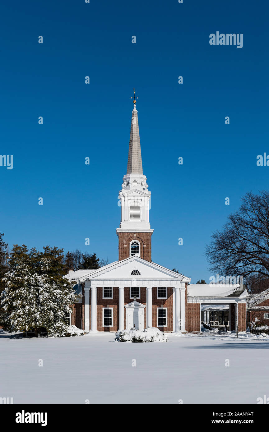 Suggestiva chiesa in inverno la neve, Moorestown, New Jersey, USA. Foto Stock