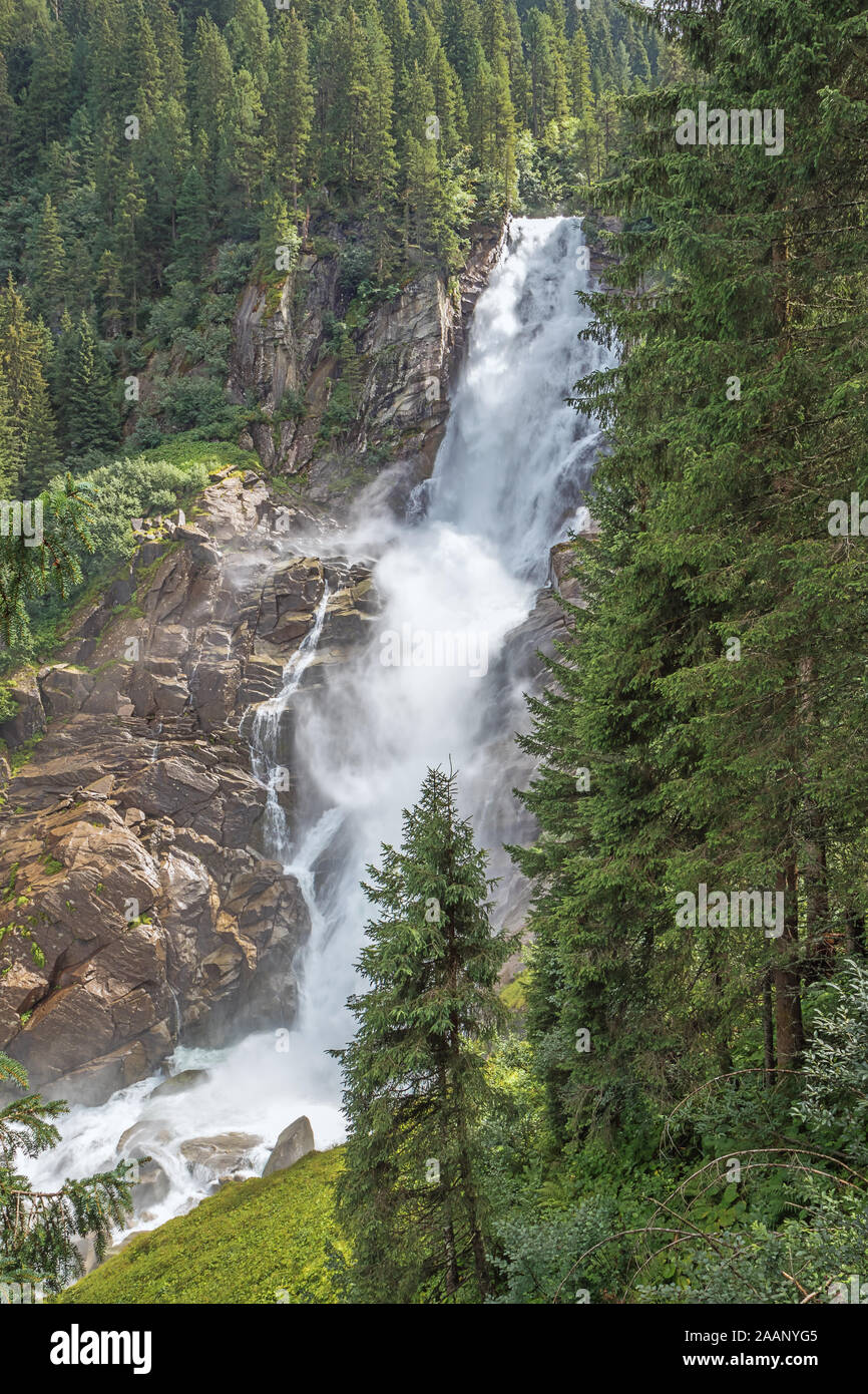 Vista Le cascate Krimml dal punto di vista Bergerblick sul percorso verso la parte superiore della cascata Foto Stock