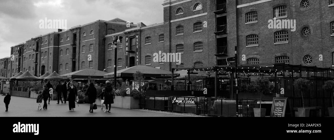 Vista del West India Docks North Quay, Isle of Dogs, London City, England, Regno Unito Foto Stock