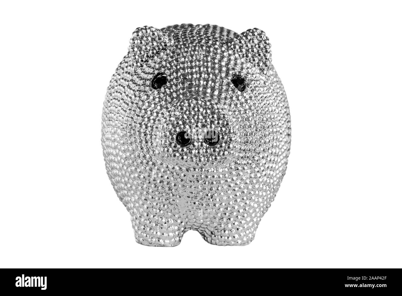 Argento metallico salvadanaio con gli occhi neri isolati su sfondo bianco. Vista frontale. Foto Stock